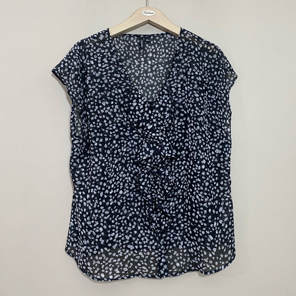 NWOT Relativity || Woman’s sleeveless buttons down sheer blouse size 2 x